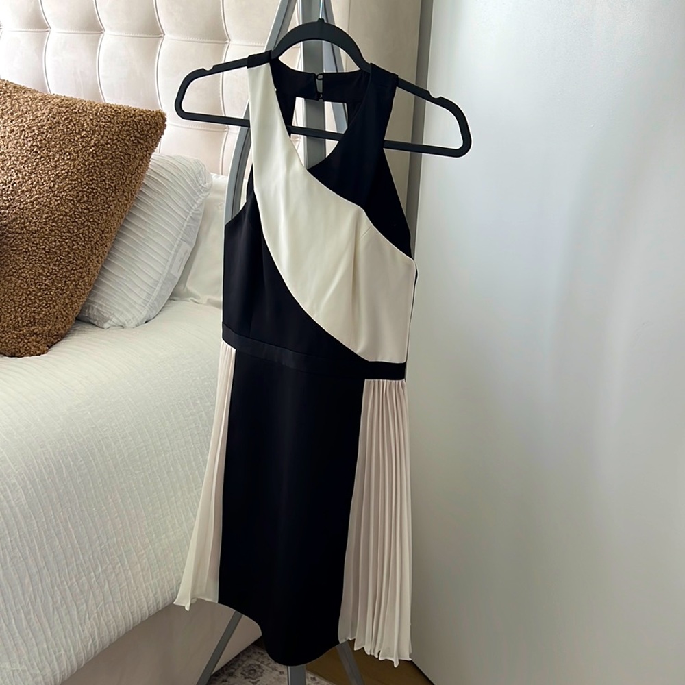 BcbgMaxazria size 4 black and white mini dress